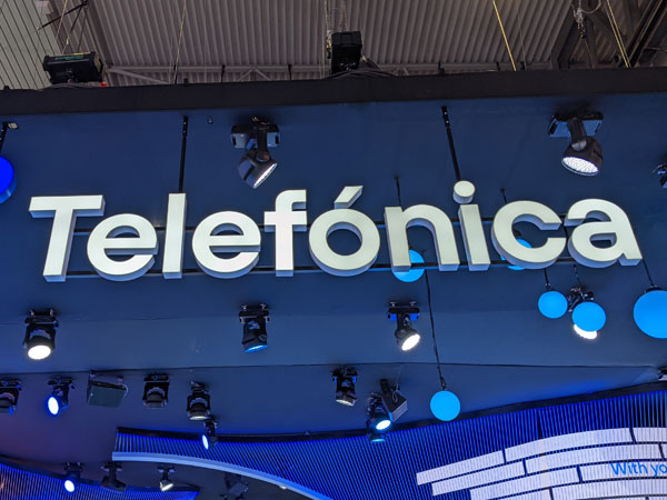 Telefonica sells fibre in Peru to cut debt