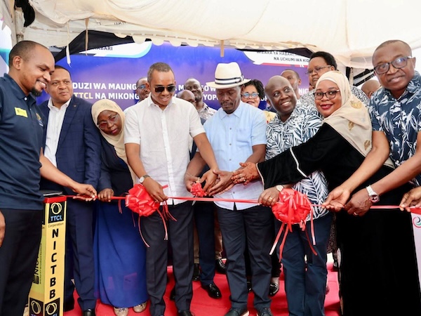 Tanzania and Kenya launch cross-border fibre link