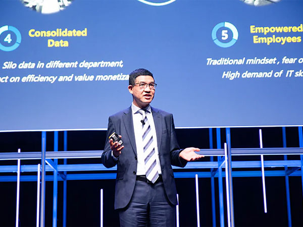 Accelerating Digital Operations Transformation towards Business Success