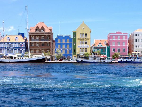 Liberty Latin America acquires UTS shares from Curacao government