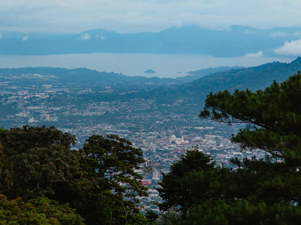 Movistar rolling out 5G network in El Salvador with further investment pledged